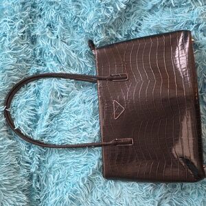 Elegant Black Leather  Crocodile-Embossed Shoulder Bag
